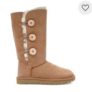UGG Women's Bailey Button Triplet boot in chestnut size 9